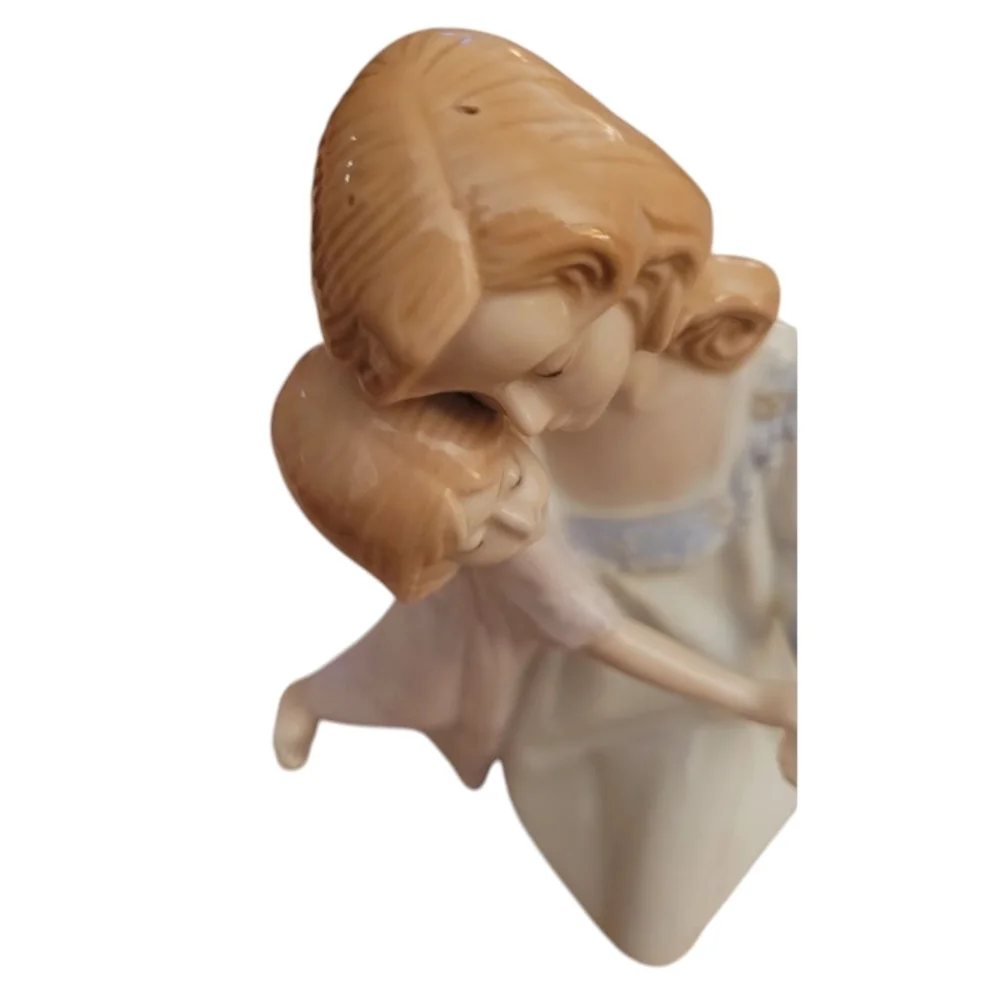 Paul Sabastian beautiful figurine